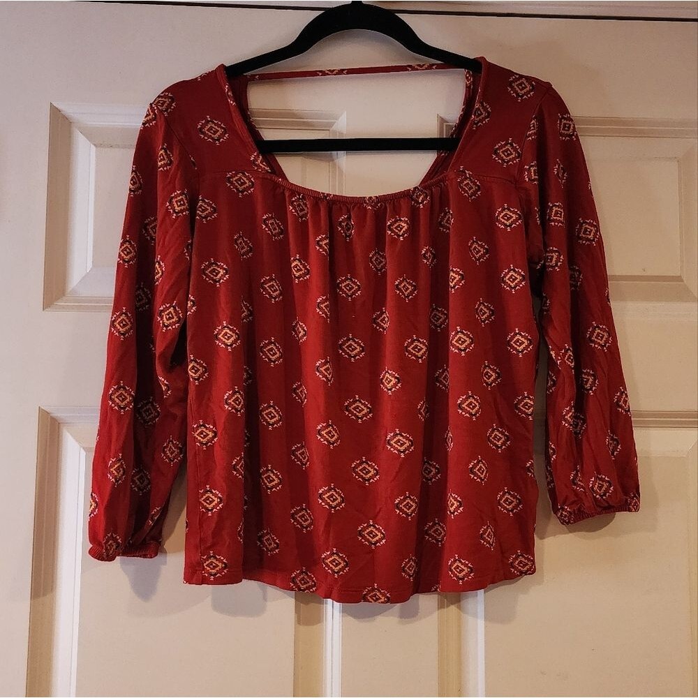Old Navy red geometric patterned blouse S